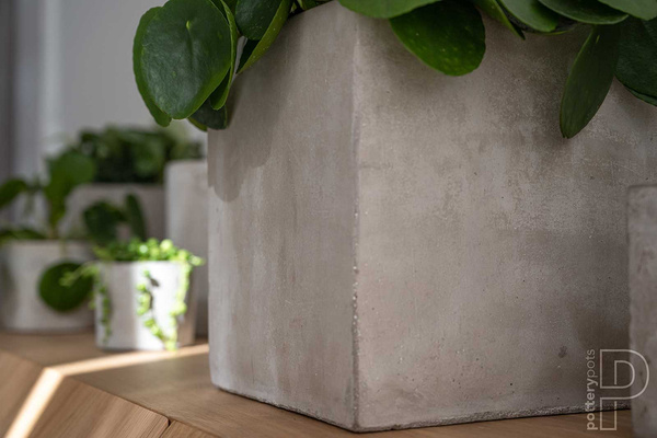 Grace M 14x14/14 osłonka kubik cementowa szara