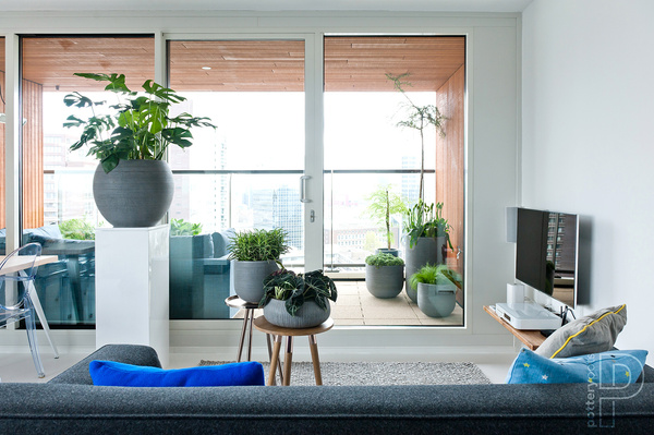 Pax L 55/48,5 ciemnoszara duża donica kamienna prążkowana