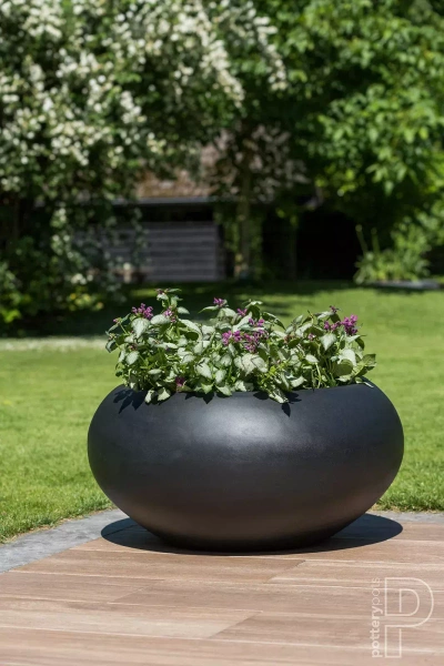 Cora S 47/25 szara płaska i szeroka osłonka kamienna do salonu