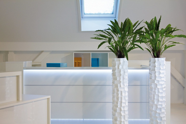 MOSAIC COLUMN 30/128 wysoka nowoczesna donica do salonu biała