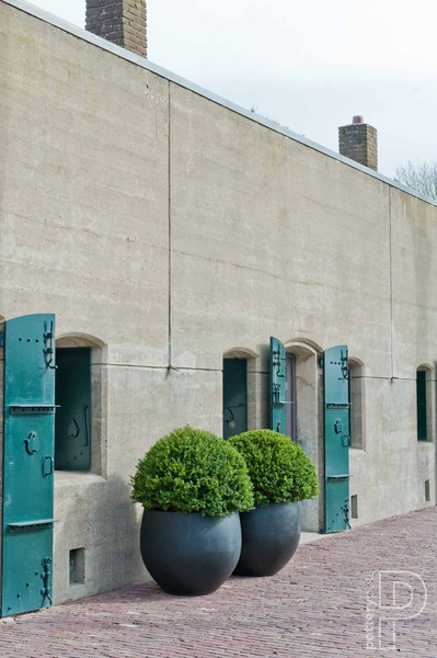 Orb Natural M 53/44 szara duża donica kulista kamienna