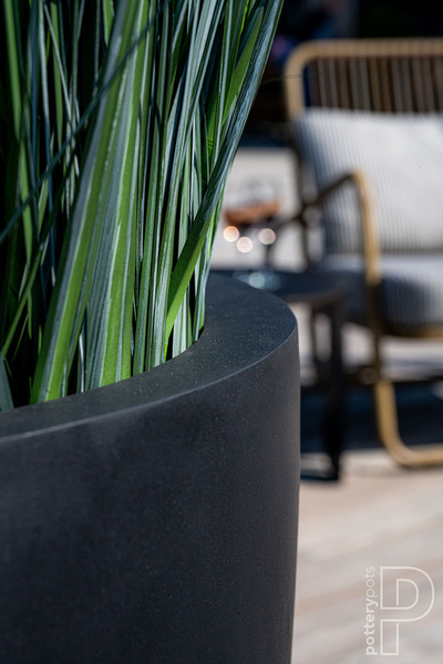 Ben XL 52/72 czarna donica kamienna