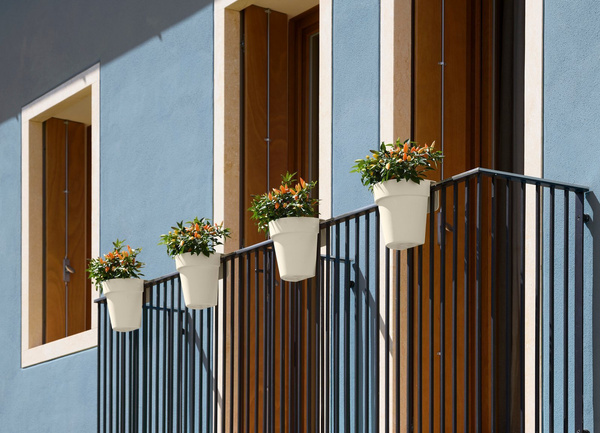 UP 25x20/23 doniczka balkonowa na balustradę mango