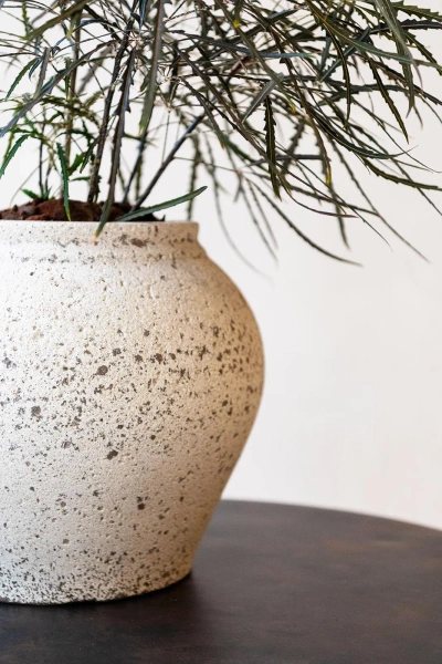 Zeus S 37/32 śródziemnomorska kamienna donica kulista kremowa