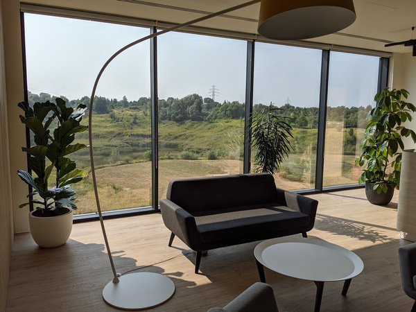 ETRIA 24/20 doniczka okrągła grafitowa / czarna perła