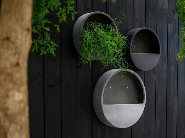 Wally XS 30/9 czarna doniczka na ścianę wisząca kamienna