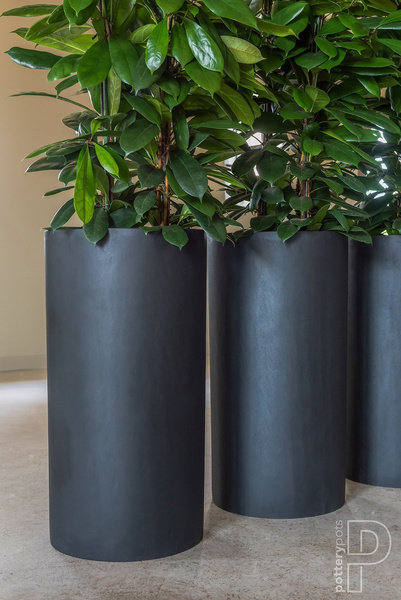 Klax M 30/60 czarna donica kamienna cylinder