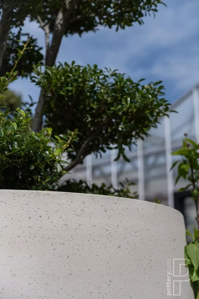 Jumbo Patt M 119/97 duża donica kamienna beżowa