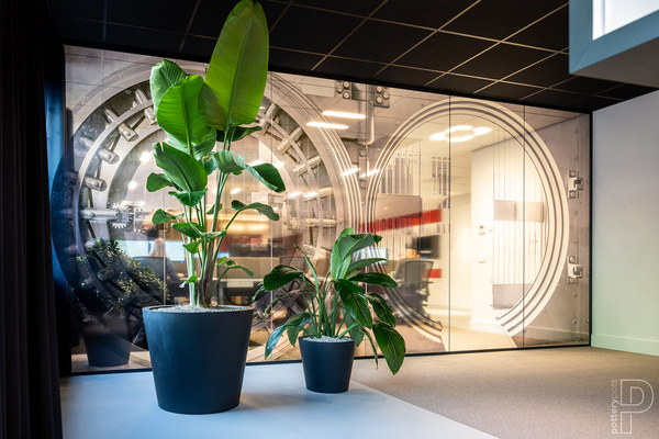 Bucket M 58/50 betonowa donica czarna