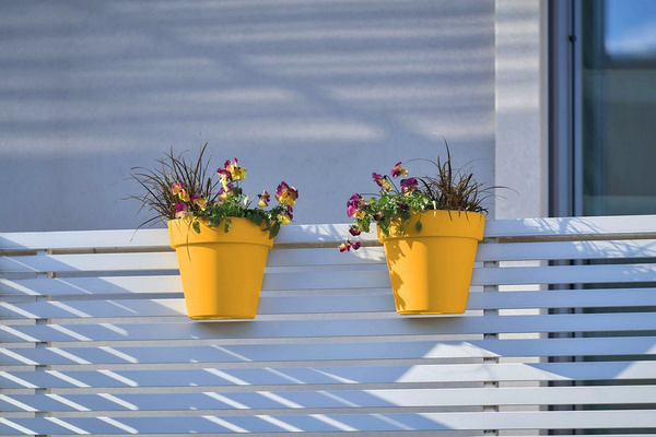 UP 25x20/23 doniczka balkonowa na balustradę mango