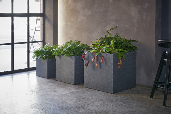 KUBE 30x30/30 doniczka kwadratowa niska granit