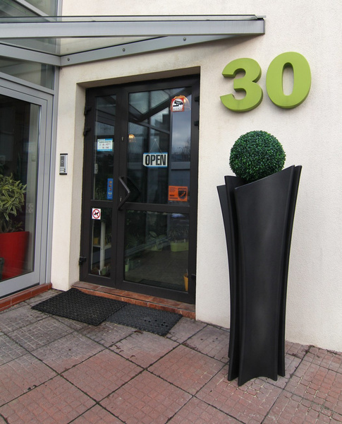 ALMA VONDOM 50x47/140 grafitowa duża donica z systemem nawadniającym