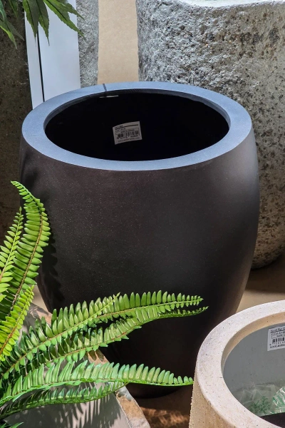 Bond S 35/45 czarna kamienna donica wazon