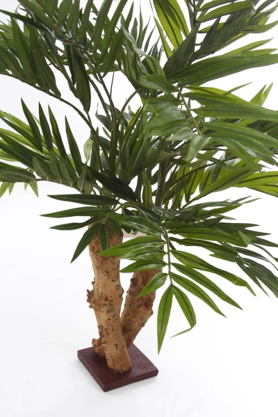 Sztuczna Palma Chamedora na drewnianym pniu 65 cm