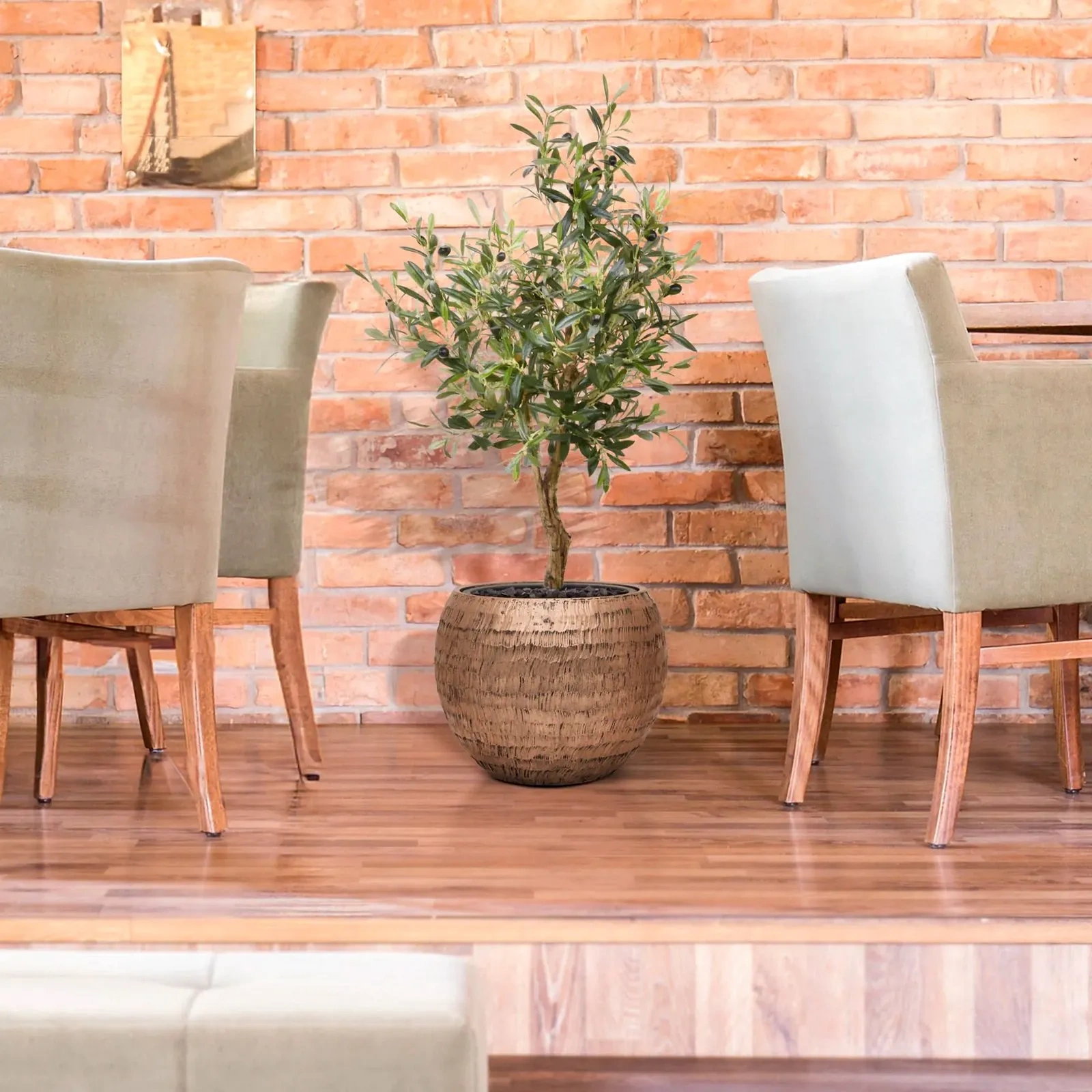 Sztuczna Oliwka 95 w złotej donicy