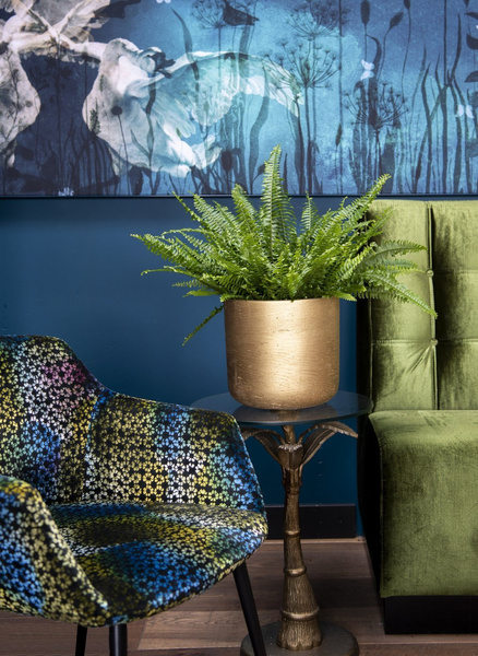 Charlie M 18/17,5 złota doniczka cylinder kamienna