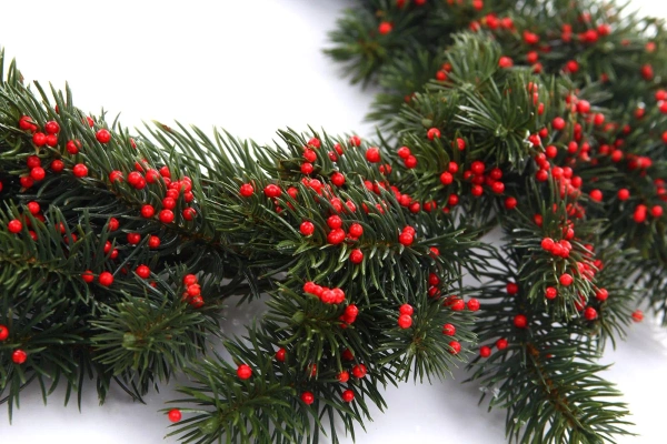 Sztuczna Jodła z jagodami girlanda długa 192 cm