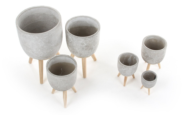 JIMMY 7,5/10,5 cm mała doniczka cementowa na nóżkach jasnoszara