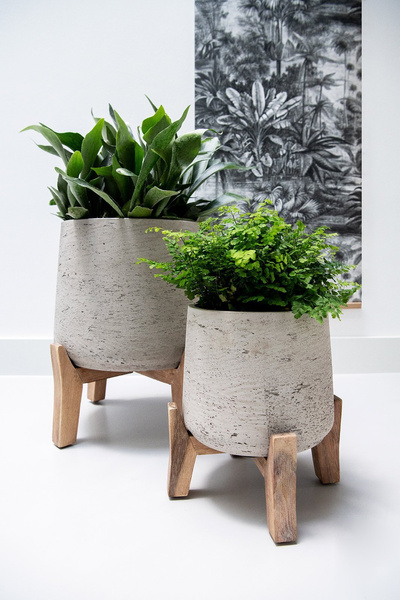 Patt M 23/34,5 szara osłonka kamienna na wysokim drewnianym stojaku