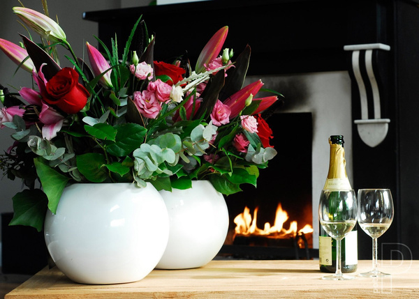 Beth XS 25/20,5 doniczka kula biała z połyskiem