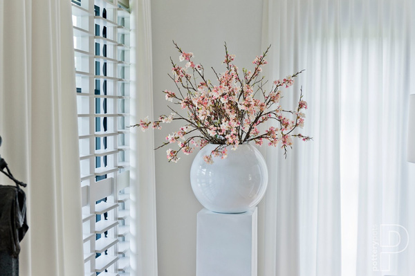 Beth XS 25/20,5 doniczka kula biała z połyskiem