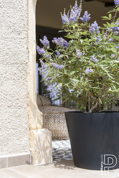 Bucket M 58/50 betonowa donica czarna