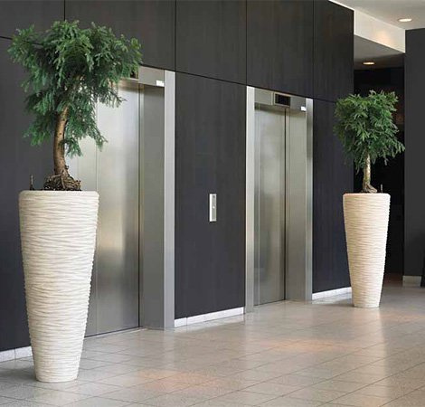 POLYSTONE Ryflowana 50/120 bardzo wysoka donica naturalna kremowa