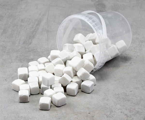 Kamienie ozdobne kwadratowe KUBIK biały 20x20 mm 1,5 kg BOX