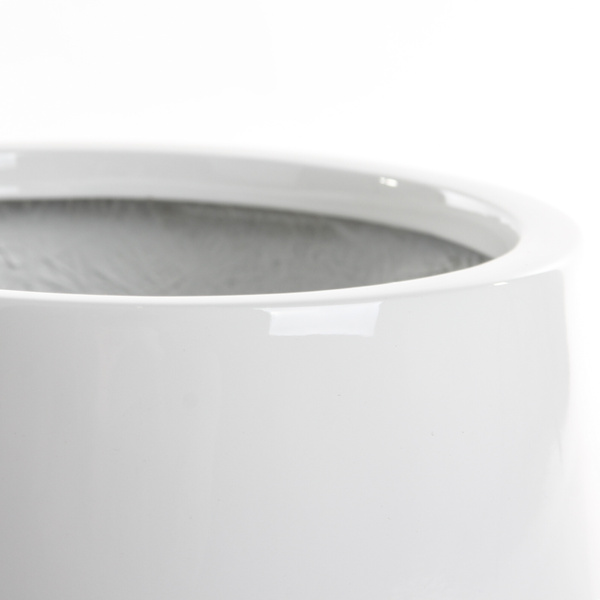Kevan M 25/21 doniczka biała z połyskiem z włókna szklanego