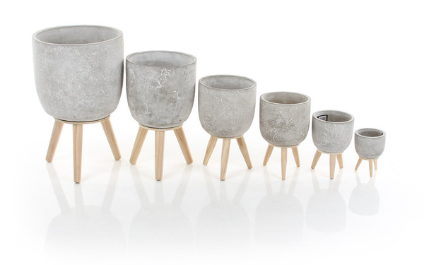 JIMMY 14/22,5 cm jasnoszara osłonka na drewnianych nóżkach