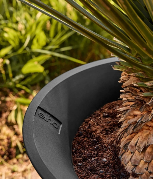 June Tulip 40 czarna osłonka do salonu