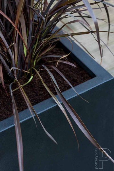 Jort M 100x40/50 niska donica prostokątna kamienna czarna