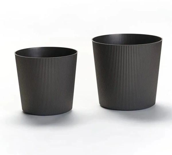 Fyre 35 antracytowa donica ryflowana na kółkach