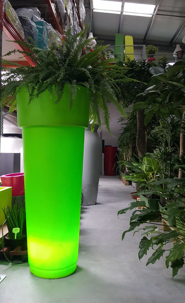 MARCANTONIO 50/120 wysoka donica podświetlana z rantem zielona