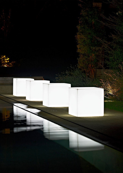 Stolik podświetlany KUBE 40x40/40 na zewnątrz